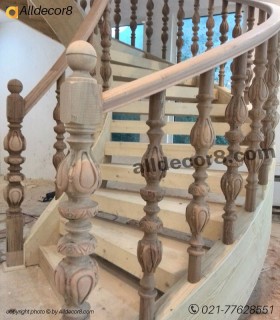 پله چوبی و نرده چوبی