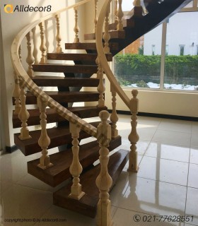 پله چوبی گرد